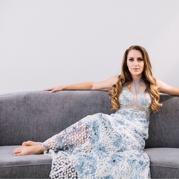 Full length Blue floral gown Size 2 - Picture 3 of 14